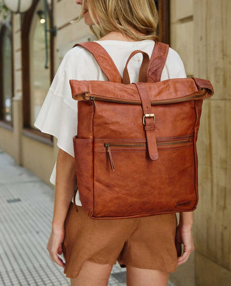 Lederrucksack mit Model